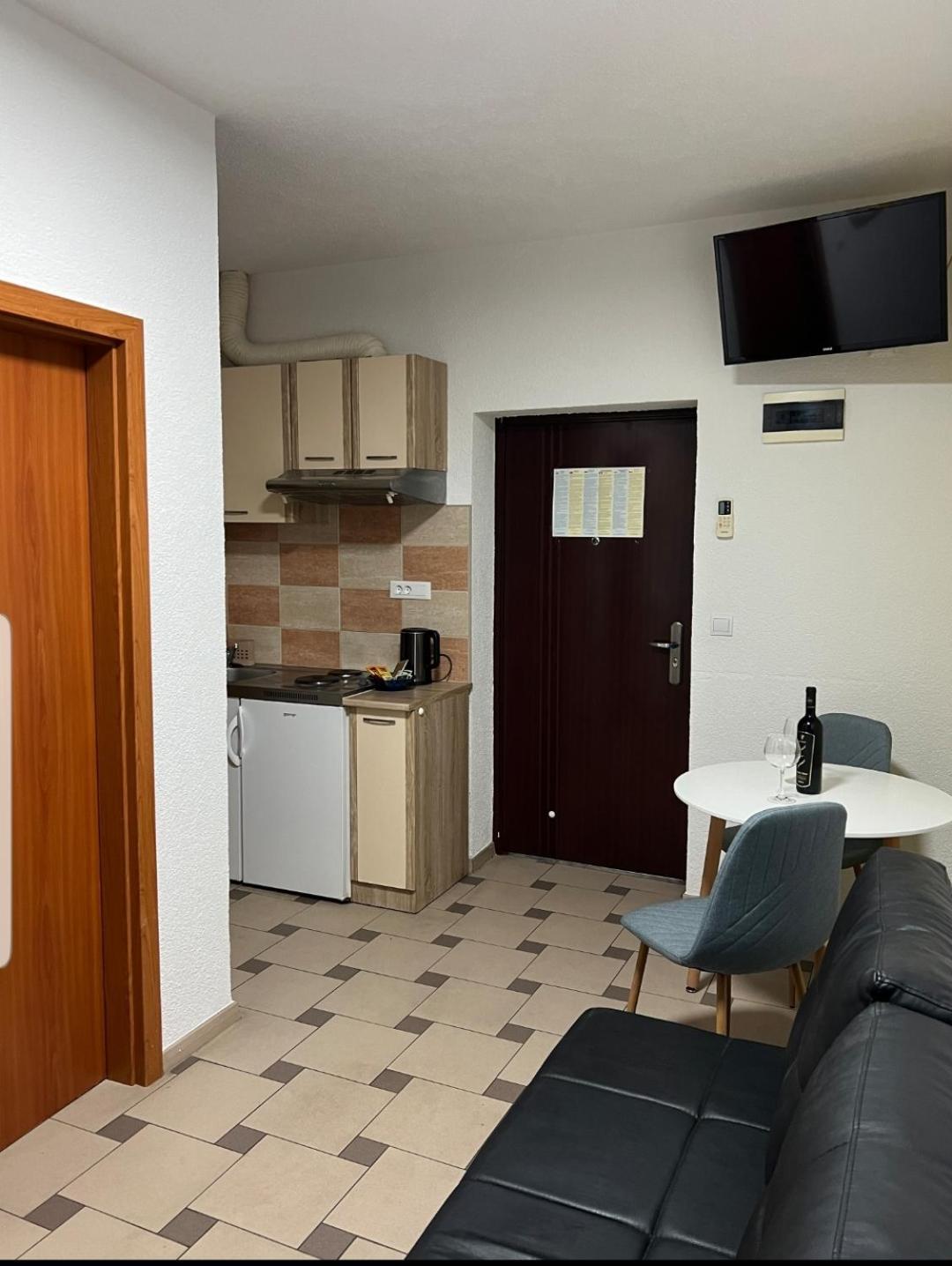 Apartment Afrika Makarska Exterior foto