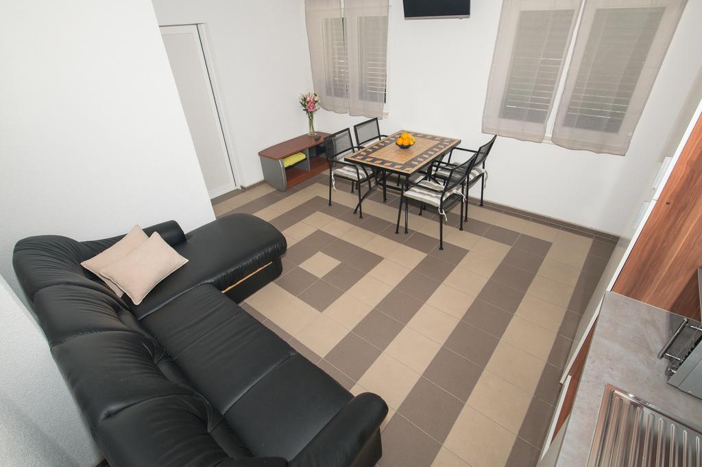 Apartment Afrika Makarska Exterior foto
