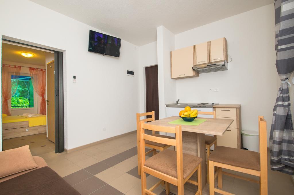 Apartment Afrika Makarska Exterior foto