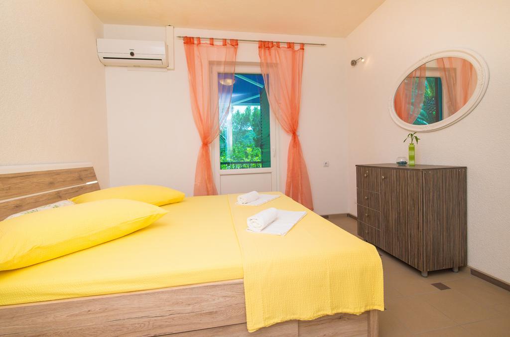 Apartment Afrika Makarska Exterior foto